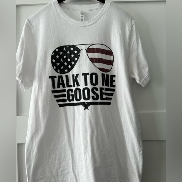 Unisex Talk To Me Goose tee size Large - Picture 1 of 3